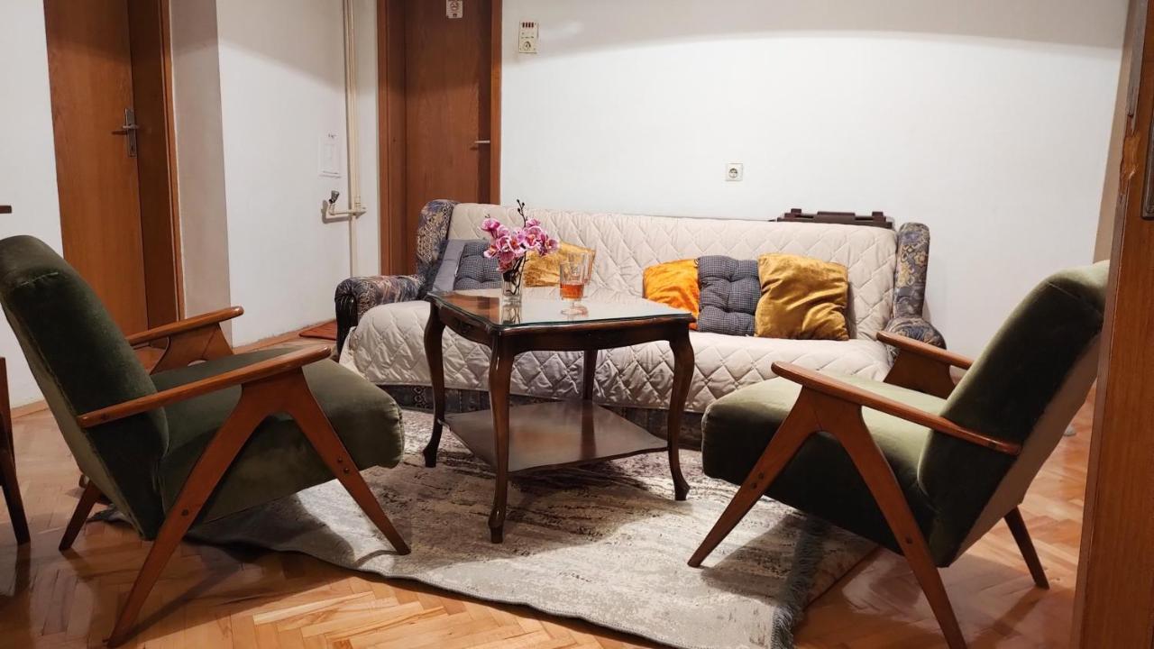 Digital Nomad Comfy Apartment,Foot Mountain Vodno And Millennium Cross,19 Min By Walk To Cener,Free Parking Skopje Ngoại thất bức ảnh