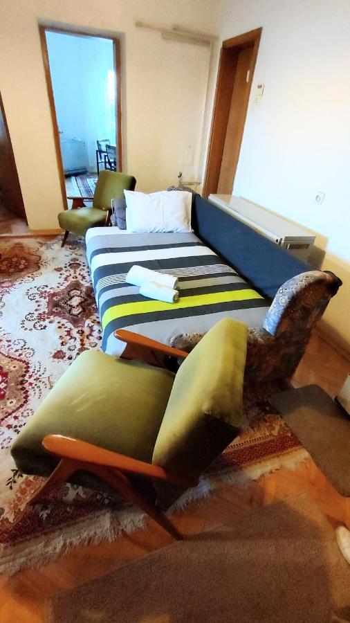 Digital Nomad Comfy Apartment,Foot Mountain Vodno And Millennium Cross,19 Min By Walk To Cener,Free Parking Skopje Ngoại thất bức ảnh